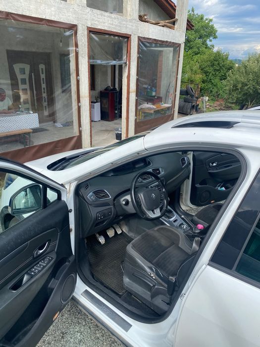 Renault scenic.     .
