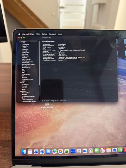 Vând Mac Book air M2 15 inch