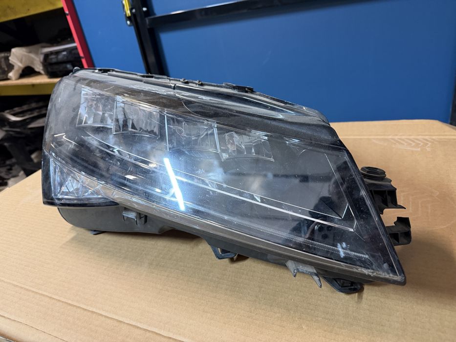 Far dreapta Skoda Superb 3 Facelift Full Led 2018/2019/2020/2021/2022