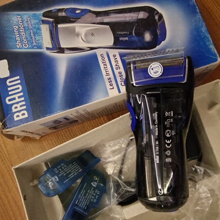 Aparat de ras Braun 6610 FreeGlider +Cartuse Nou Anti Iritation