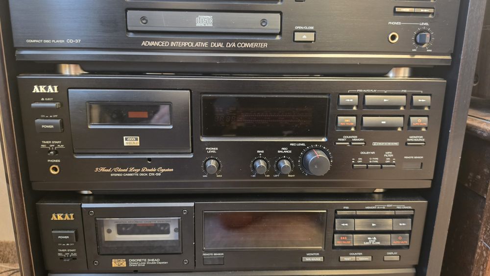 linie audio AKAI