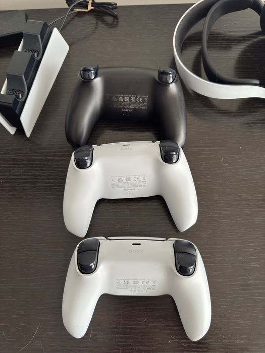 ОФЕРТА!PS5/3 джойстика/Charging Dock/5 Games