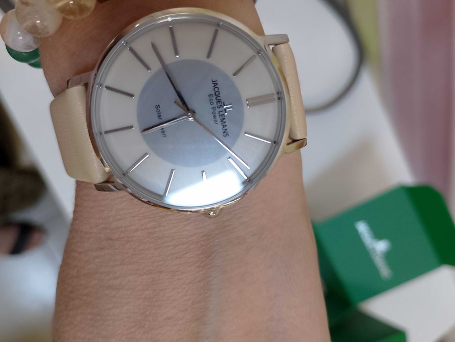 Нов марков дамски часовник Jacques Lemans 1-2112E