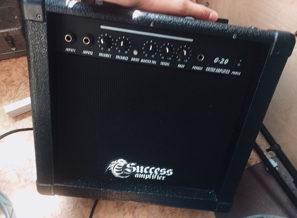 Комбоусилитель и микрофон