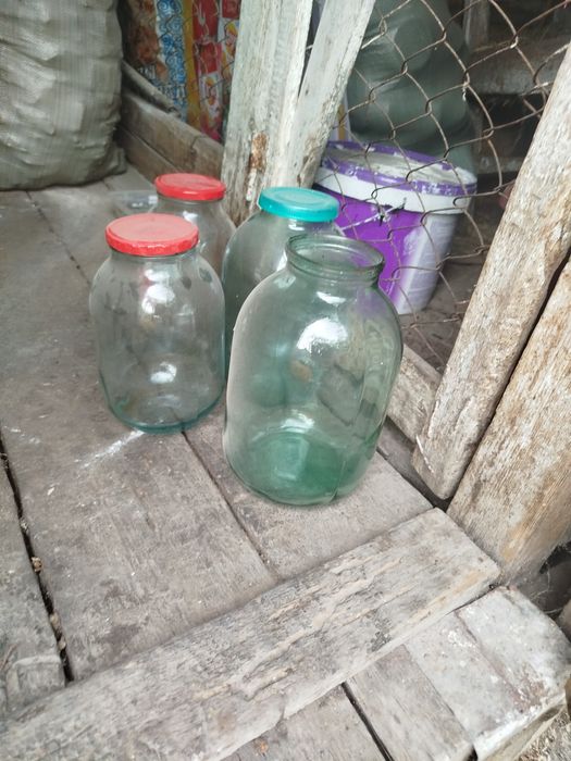 Продам банки три мешка новые