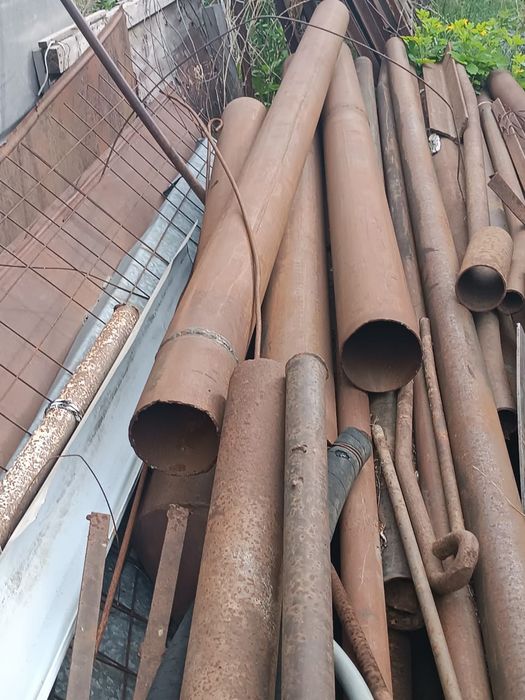 Гаражные ворота и трубы