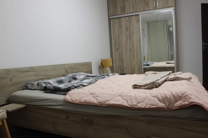 Дава се под наем Двустаен апартамент в Пловдив, Тракия - 64 кв.м за 460 € - Снимка #2