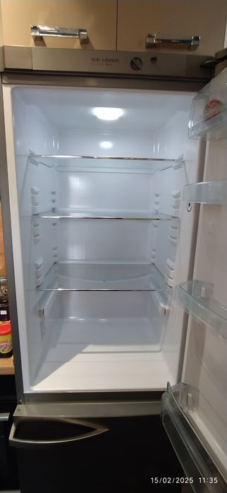 Хладилник SNAIGE с фризер А++ антибактериален