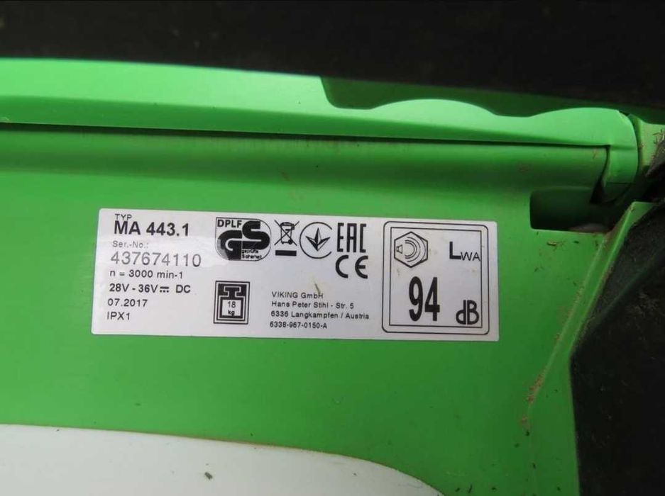 Голяма, акумулаторна косачка Viking MA 443, еквивалент - Stihl RMA 443