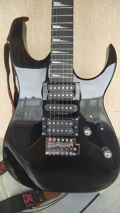 Продается Электрогитара Stratocaster !