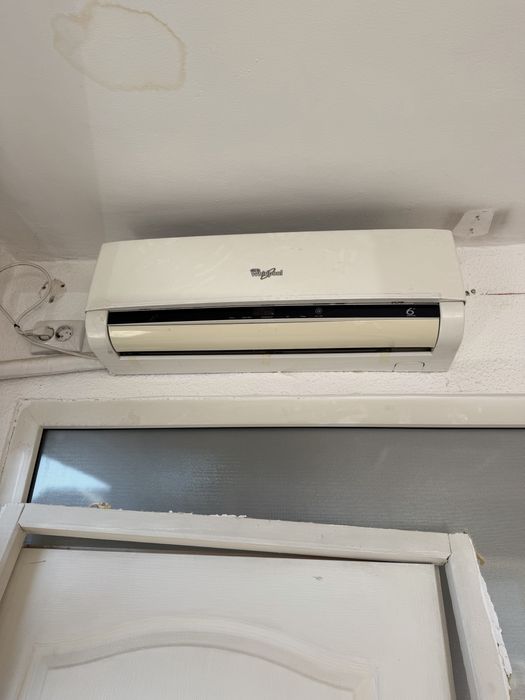 Aer conditionat Whirpool 6th Sense 12.000 BTU