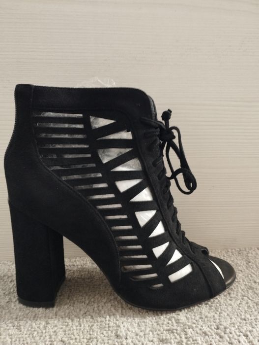 Продам обувь срочно