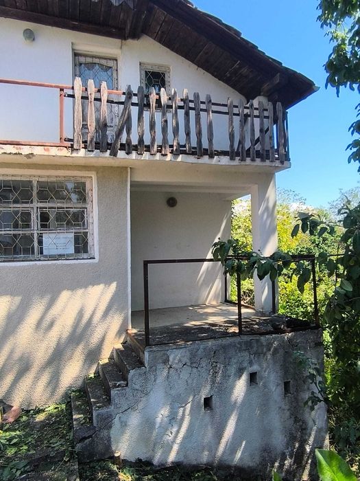 Proprietate 2.755 mp intravilan, casă P+1 din beton armat, 4 CF-uri actualizate – Ineu, Dealul Viilor
