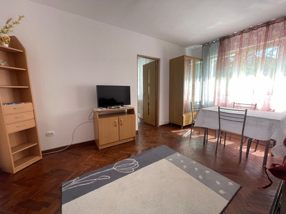 Inchiriez apartament 2 camere in Bistrita, str Artarilor( zona Decebal).