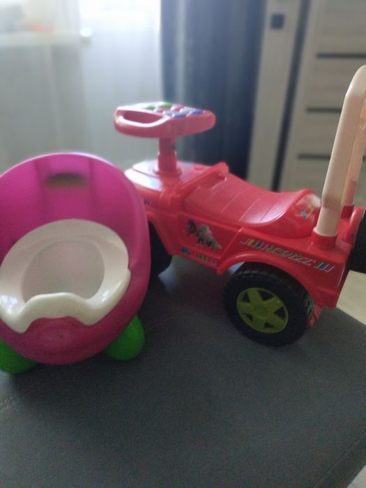 Продам машинку и горшок