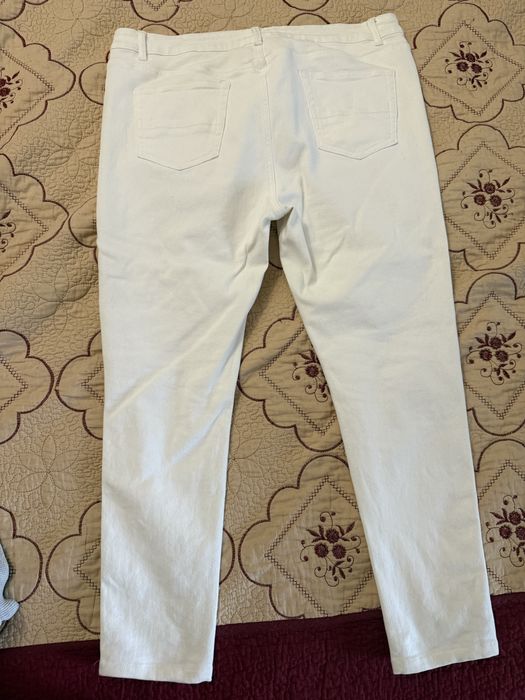 Blugi albi slim fit cu talie de 49
