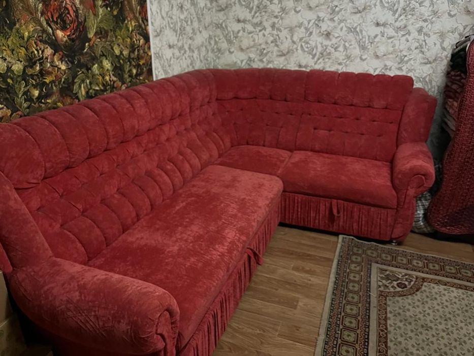 Продам диван для гостины
