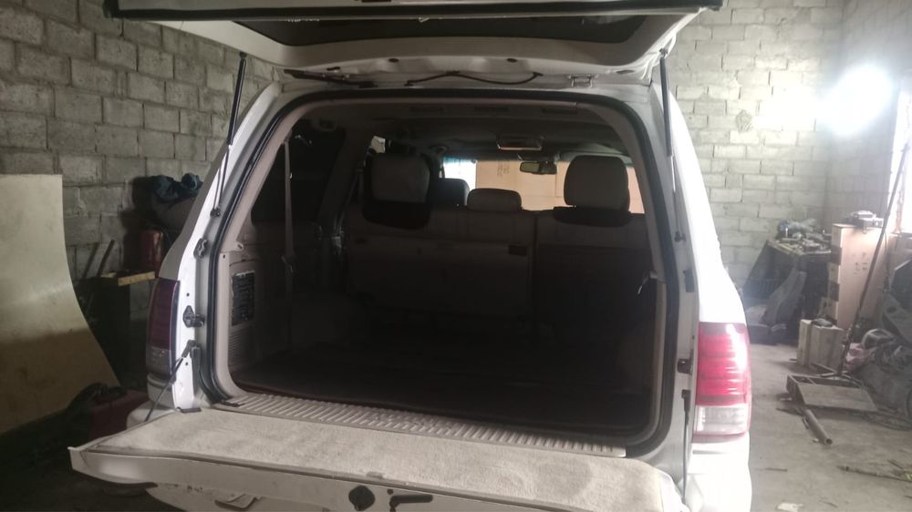 Продам лексус LX470
