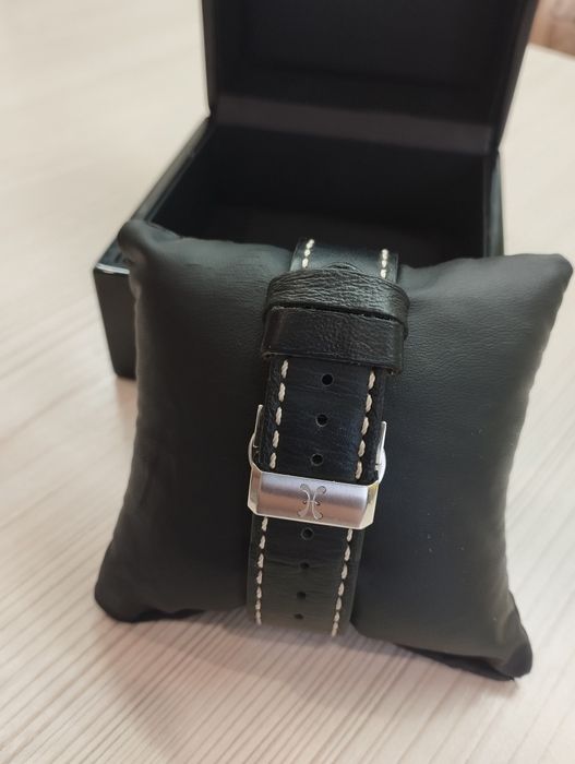 Наручные часы Bernard H. Mayer FORCE