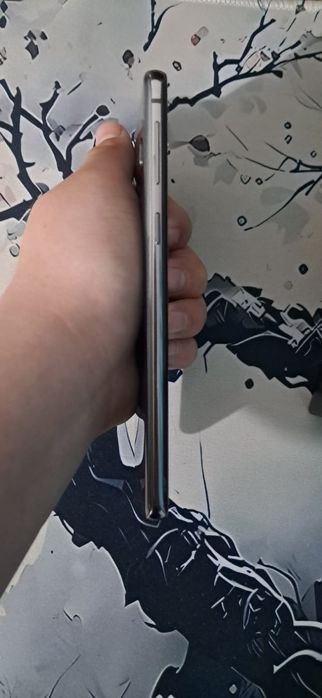 Обменяю Samsung S10