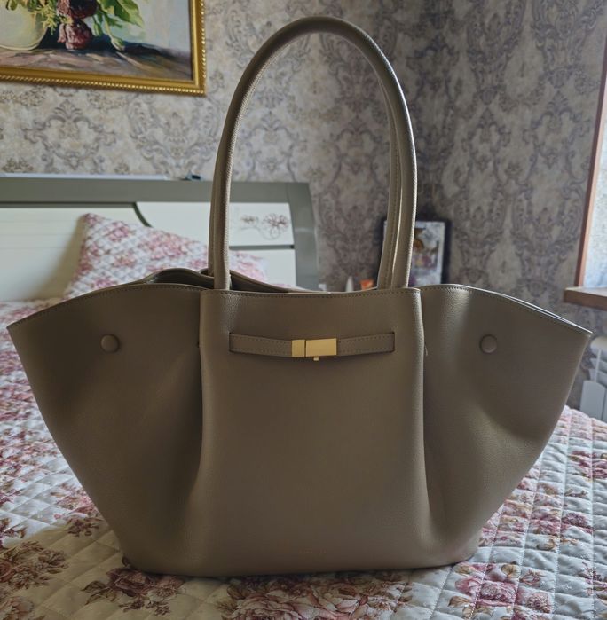 Продаётся сумка.