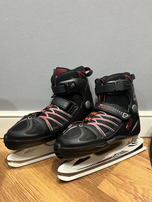 Продам коньки Fila