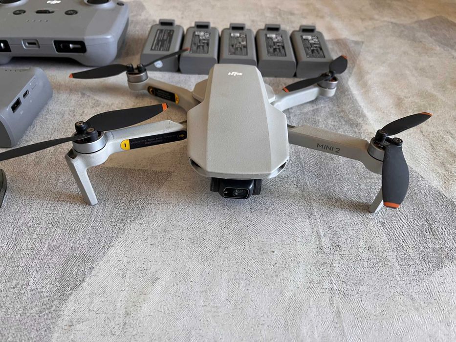 Продам дрон dji mini 2