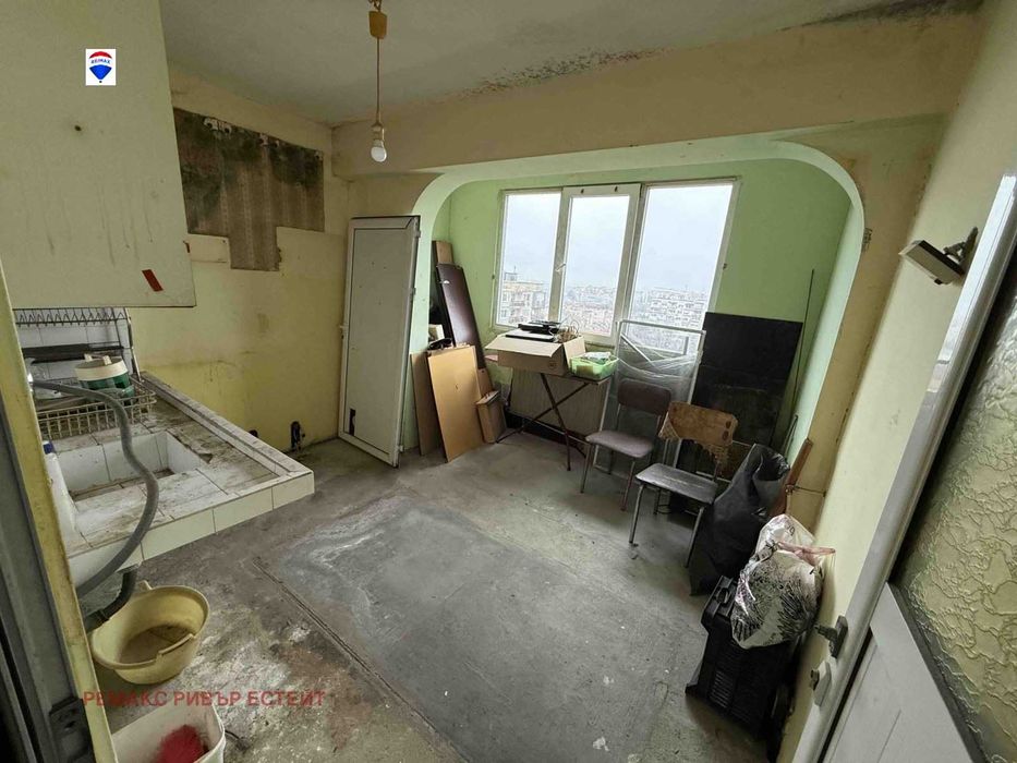 Двустаен апартамент за ремонт кв. Дружба 1