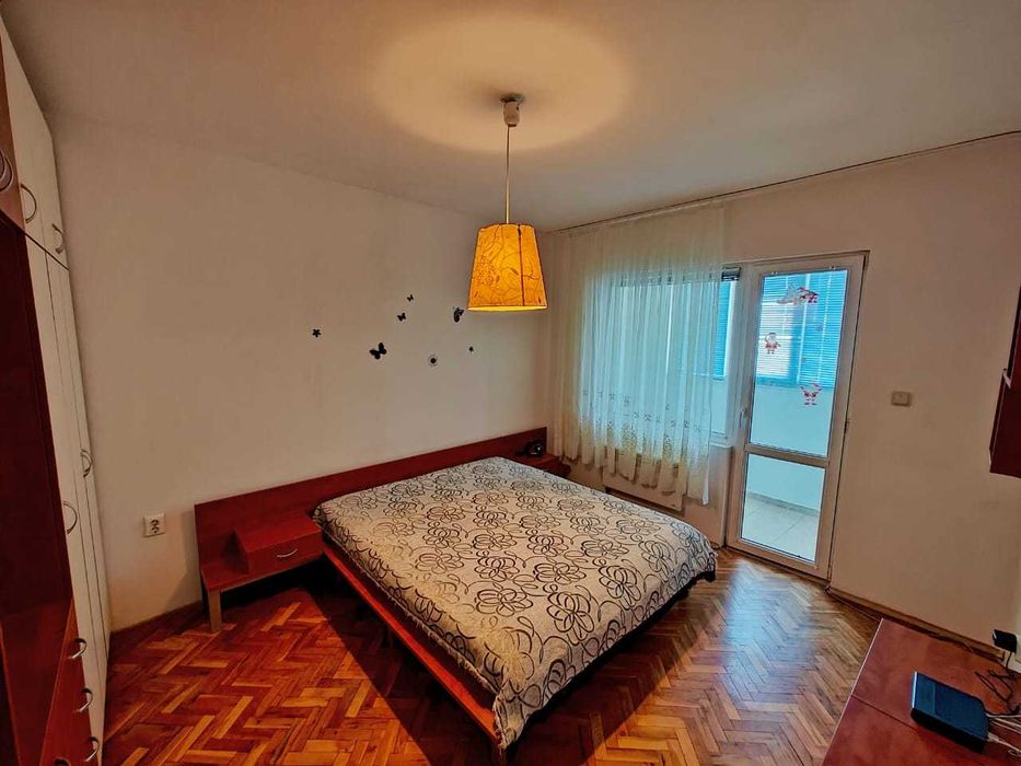 Дава се под наем Двустаен апартамент в Русе, Център - 70 кв.м за 300 € - Снимка #3