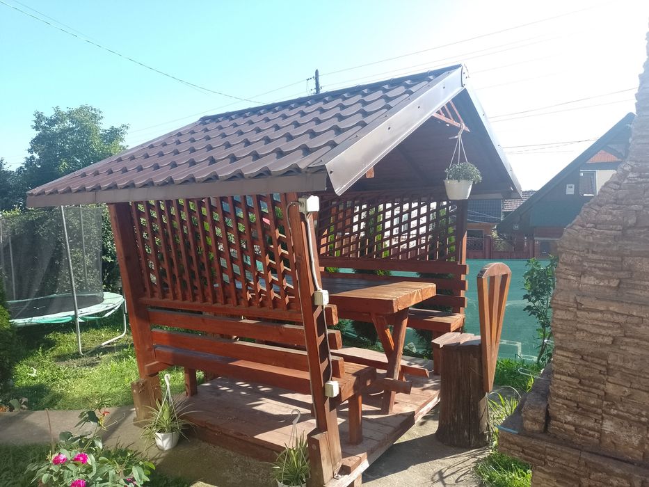Vând foișor din lemn stare foarte bună