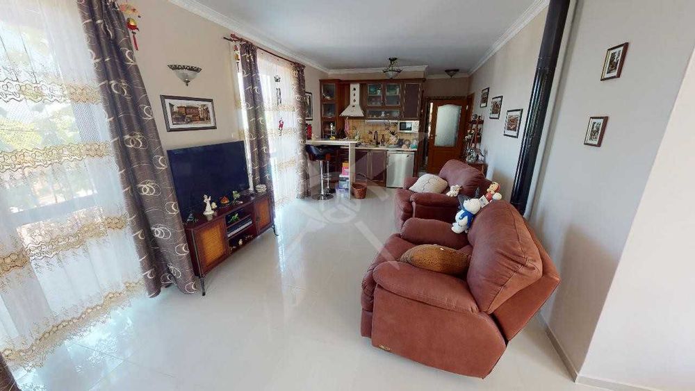 Продава се Къща в с. Кошарица, Област Бургас - 364 кв.м за 1058 €/кв.м - Снимка #2