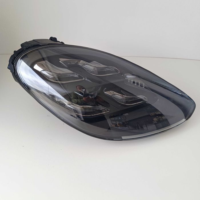 Десен фар за Porche Panamera 971 FULL LED след 2016г