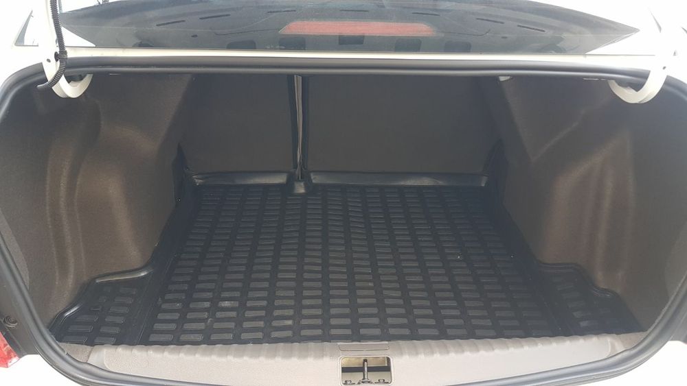 Продаю машину Chevrolet Cobalt 4 позиция