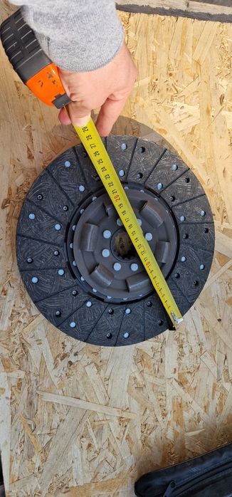 Disc ambreiaj tractor fiat 550 .445 fiat 450 cu arcuri import Italia diamet