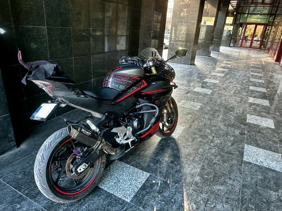 Motocicleta CFMOTO 450SR ABS '23