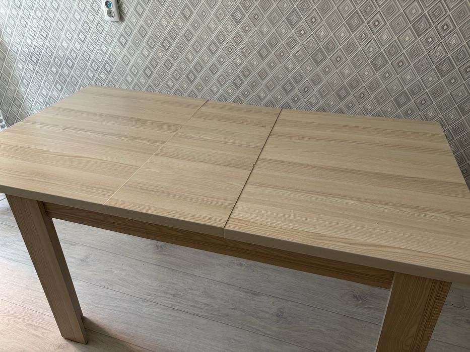 Продам стол кухонный деревянный