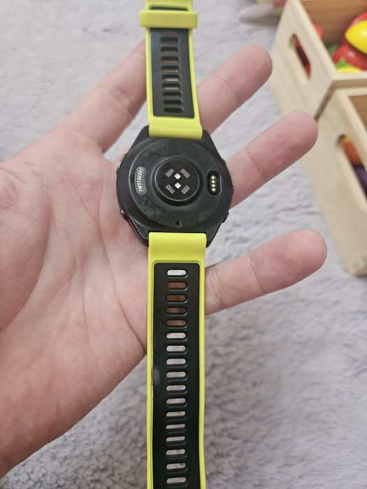 Продам часы Garmin Forerunner 965 в хорошем  состоянии
