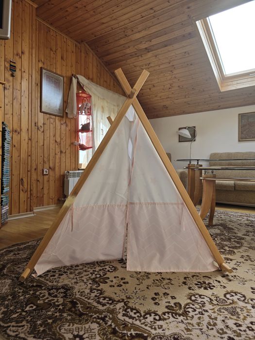 Детска палатка с прозорче