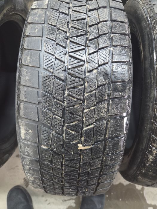 Продам резину 215/55/17