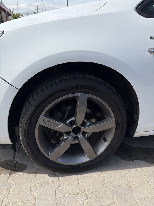 De vanzare Opel astra J