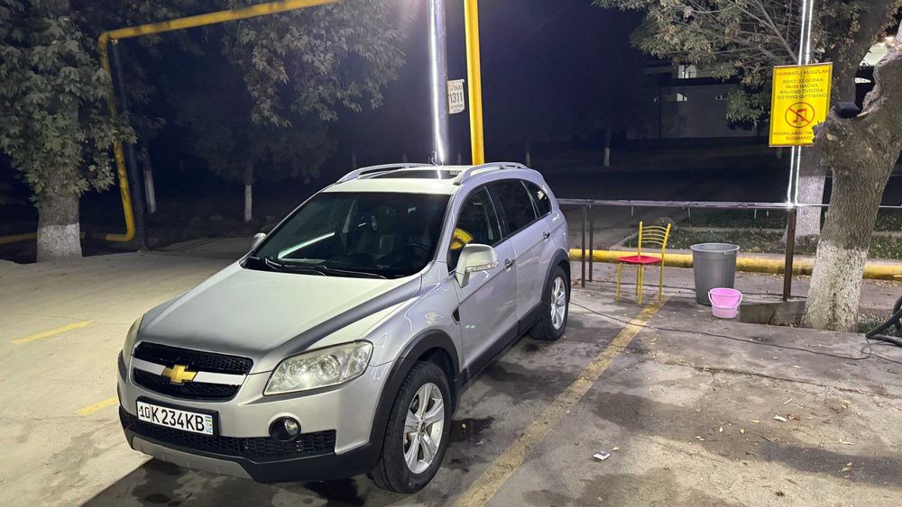 2009-yilgi Chevrolet Captiva 3.2 (avtomat, lyukli) sotiladi.