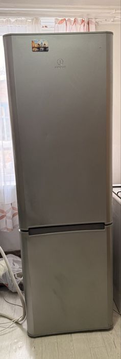 Продам холодильник рабочий, Индезит