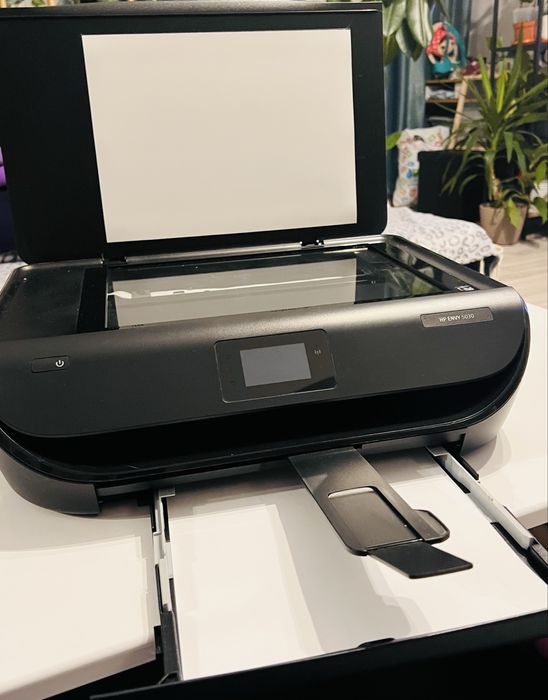 Imprimantă HP Envy 5030 – stare perfectă + cartuș negru nou