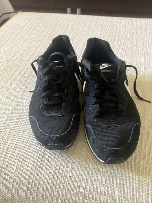Nike venture runner