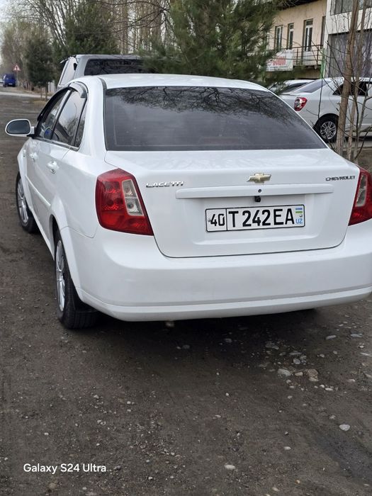 Laseti 2011 sroshni sotiladi