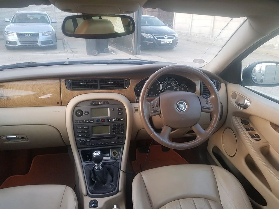 Dezmembram  Jaguar X Type 2.0 tdci , an 2005