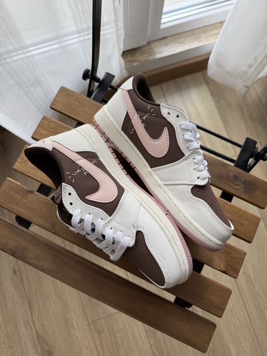 Маратонки nike dunk travis scott
