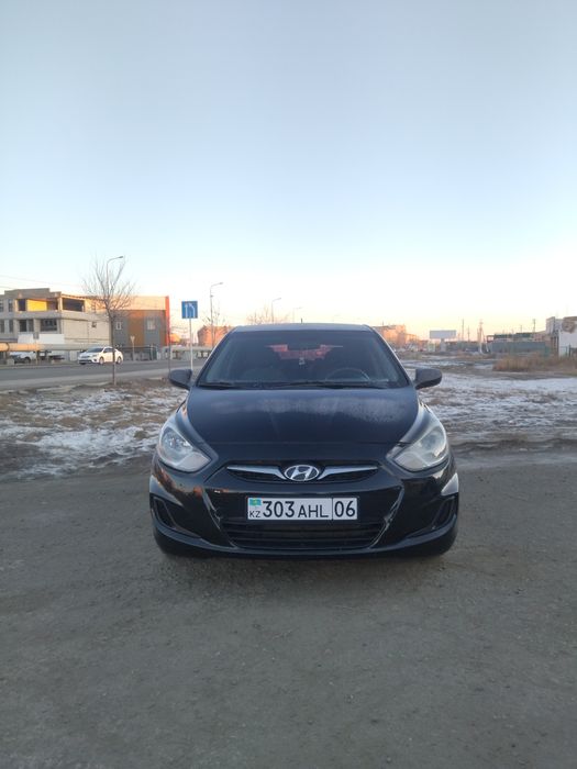 Хюндай акцент 2013г.в. об 1,4.