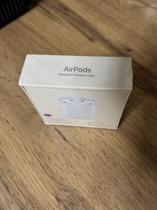 Air Pods 2, премиум качества, есть 2 штуки