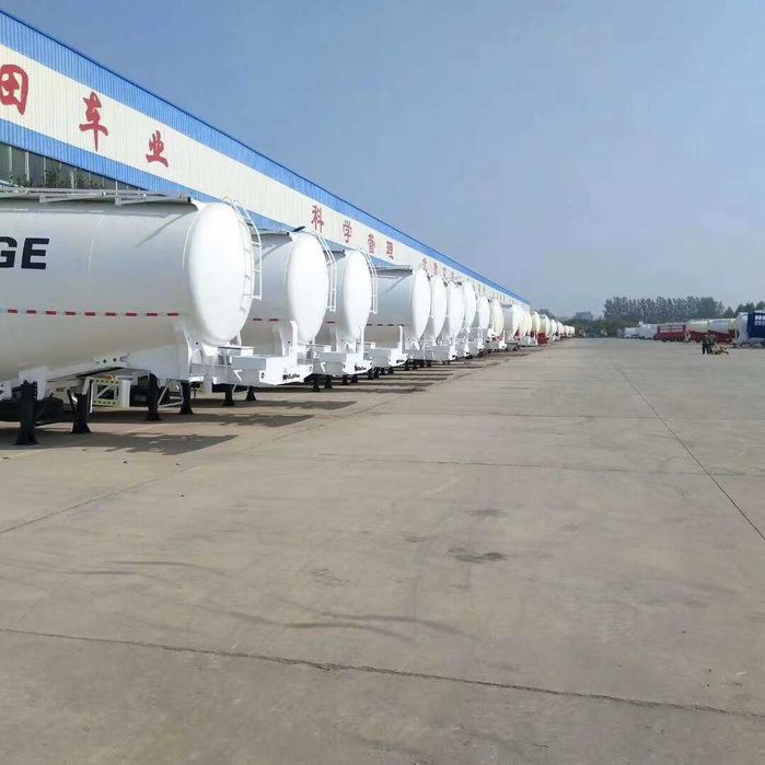 Продам цементовоз Ташкент 45 кубов.